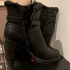 Brand new never worn black guess boots